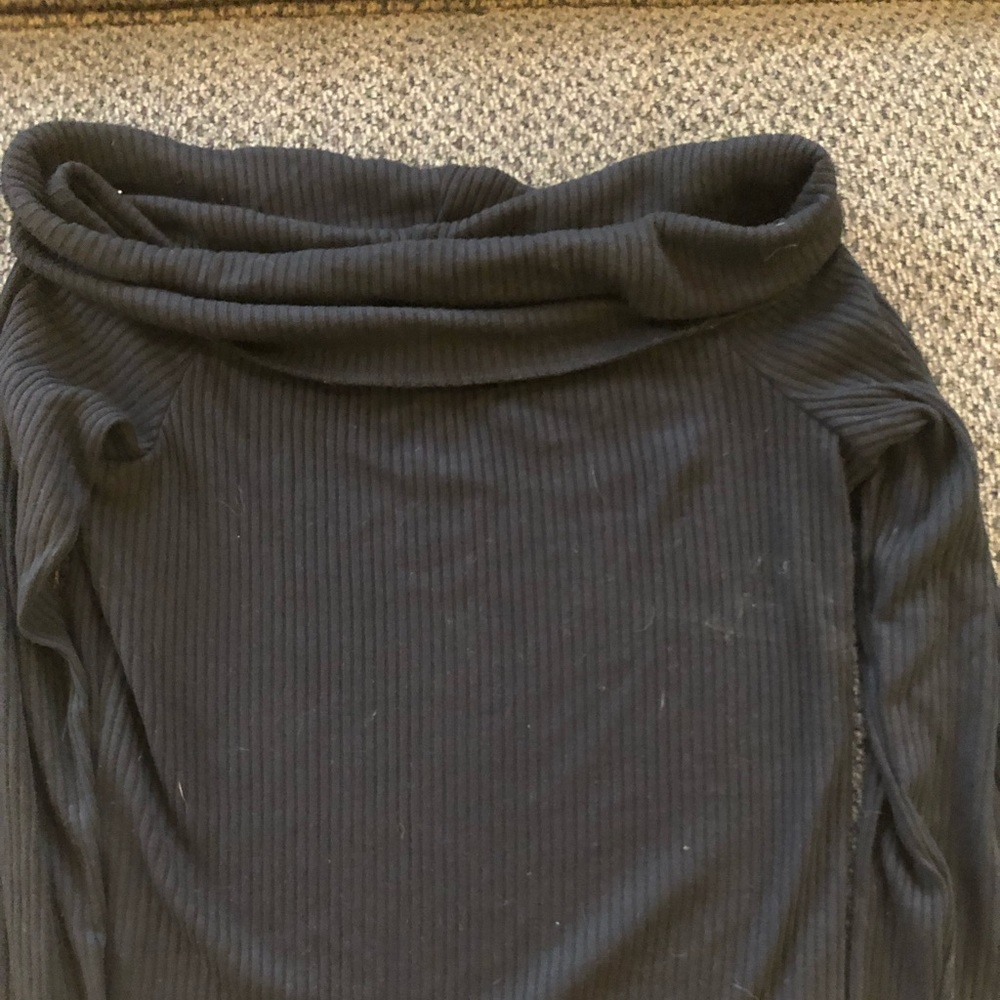 Never worn off the shoulder Abercrombie sweater